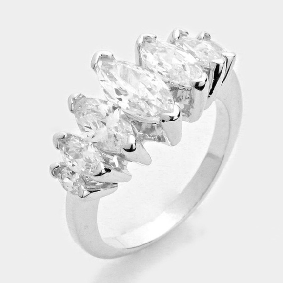 ❗️LAST ONE❗️🆑 CZ Marquise Ring - Picture 2 of 6