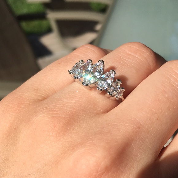 ❗️LAST ONE❗️🆑 CZ Marquise Ring - Picture 5 of 6
