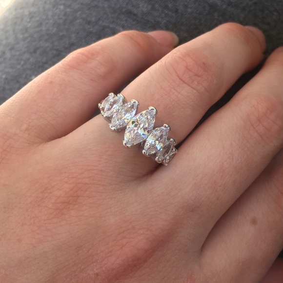 ❗️LAST ONE❗️🆑 CZ Marquise Ring - Picture 6 of 6