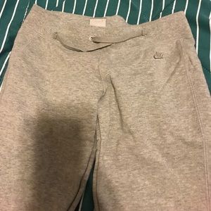 NWOT NIKE SWEATPANTS SIZE XS