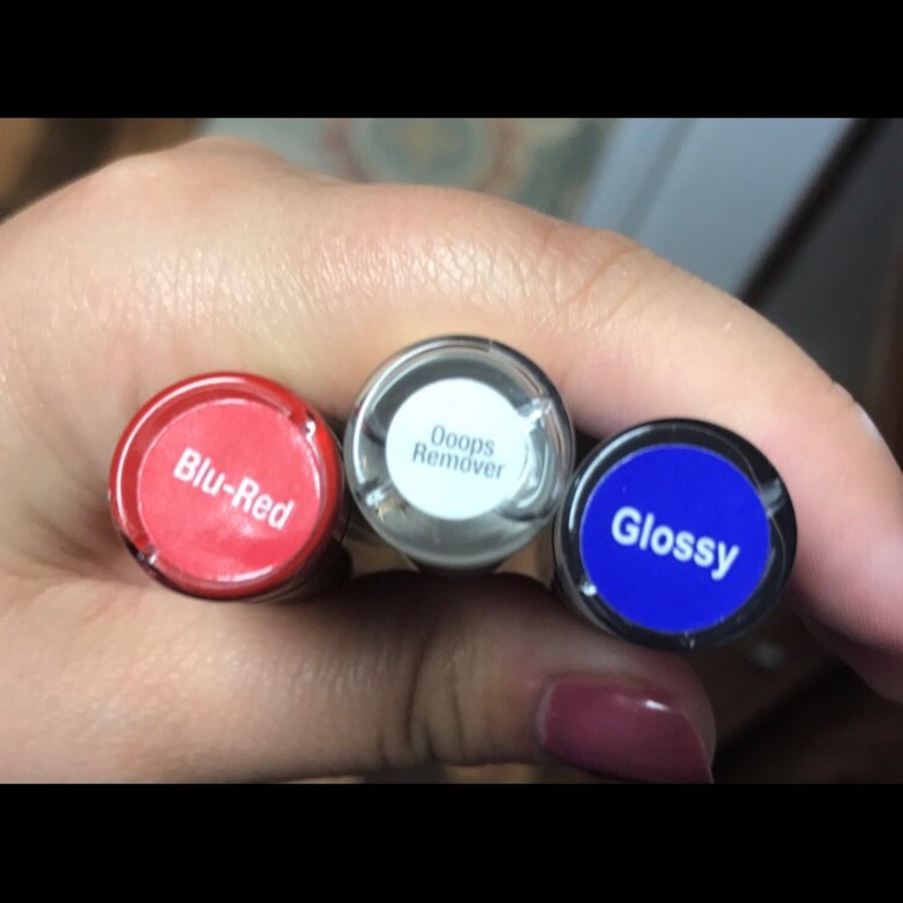 Lipsense blu red, glossy, free oops remover