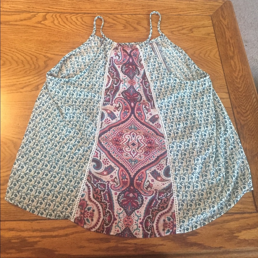 Light and flowy floral tank