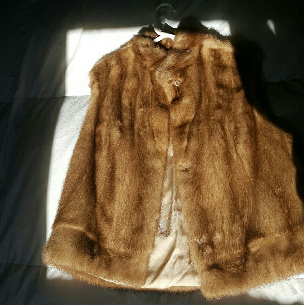 PRICE DROP!!100 % real Mink fur sleeveless vest