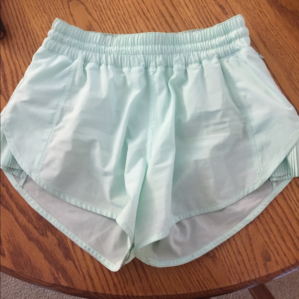 Lululemon mint shorts size 4