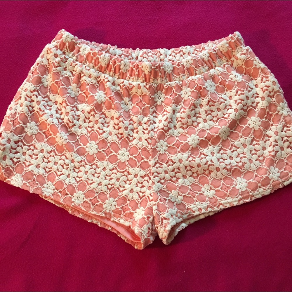 💝$5 BUNDLED Peach Lace Shorts