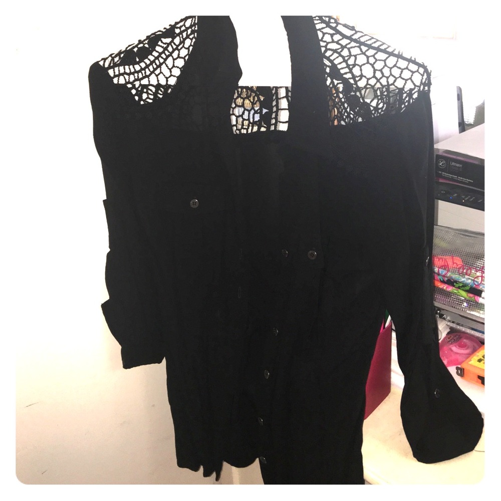Dressy Casual black button up shirt🖤