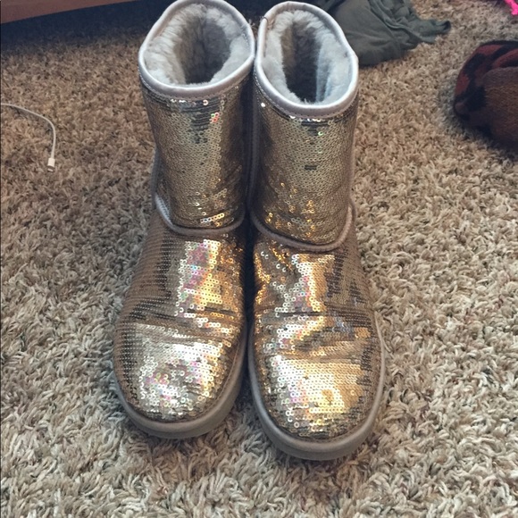 UGG Shoes - Silver Sequined Ugg Boots ‼️NEVER BEEN WORN