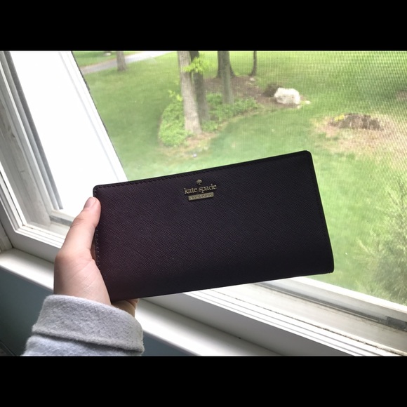 Kate Spade Wallet - Picture 1 of 3