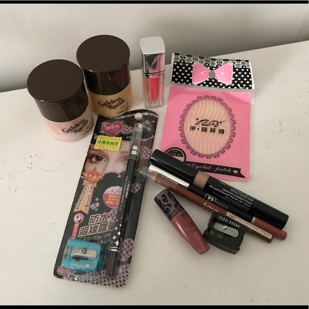 Makeup bundle