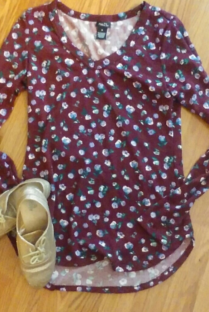 Thin Shirt size M Rue 21