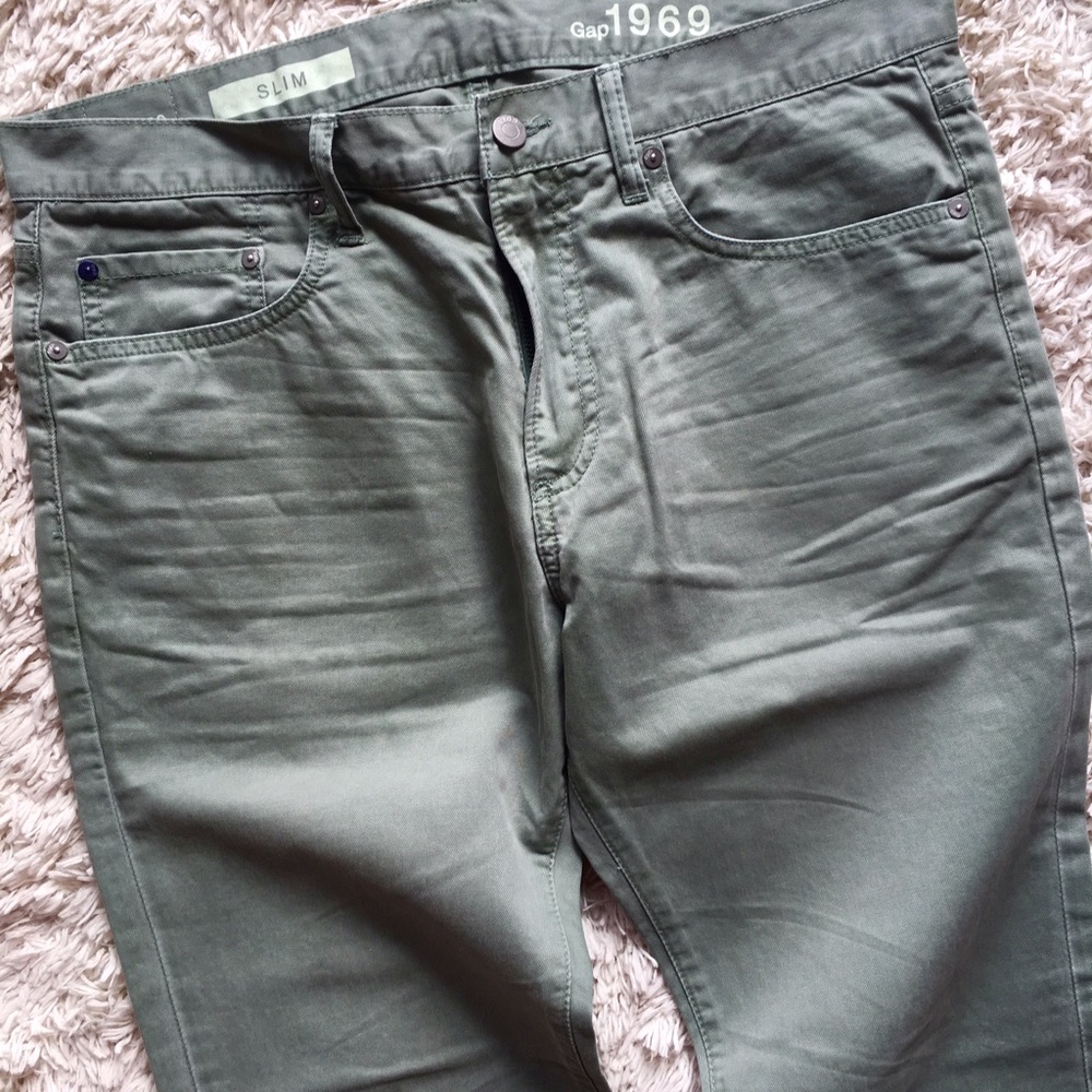 Gap men's colored denim 33x30, army green - Picture 2 of 5