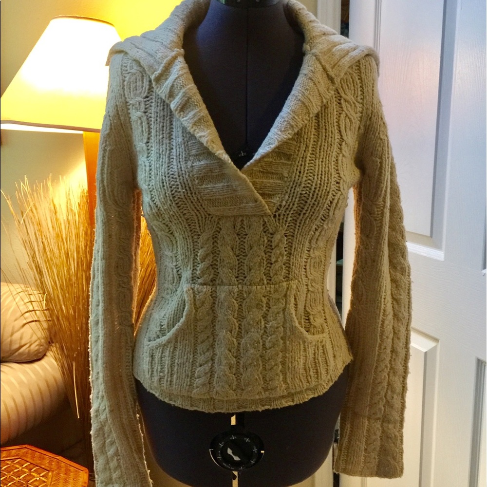 American Eagle Outfitters 🦅 Beige Sweater