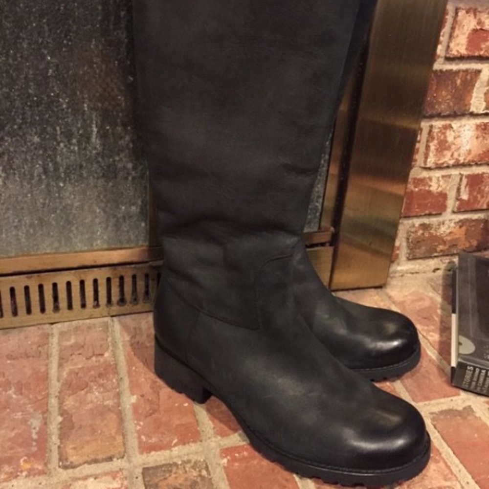 UGG Broome II Women's Boots size 10