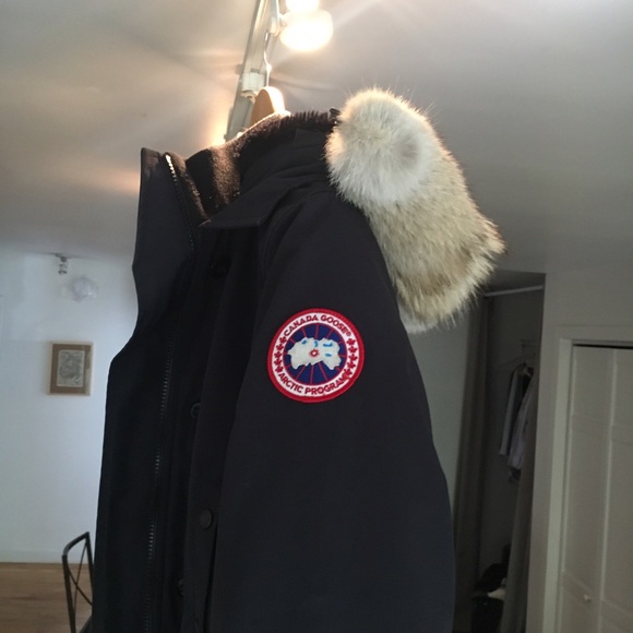 Canada goose coat - Picture 2 of 4