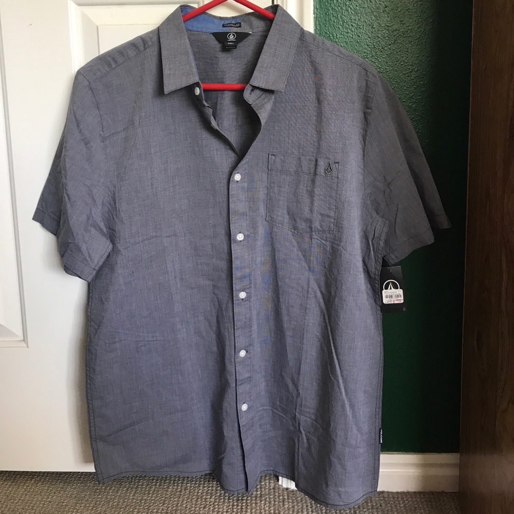 Brand new with tags Volcom button up shirt size L