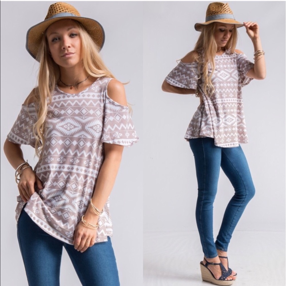 AZTEC print Cold Shoulder Top❣️