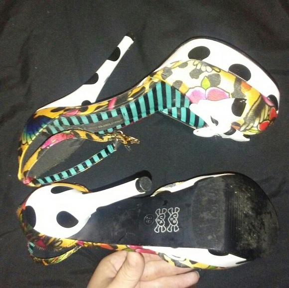 Cute/fun Tattoo polka dot print platform heels - Picture 3 of 3