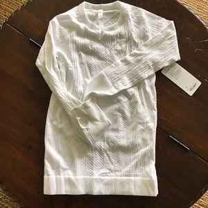 Lululemon rest less pullover NWT