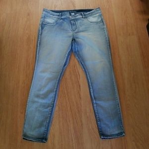 Light blue strechy jeans