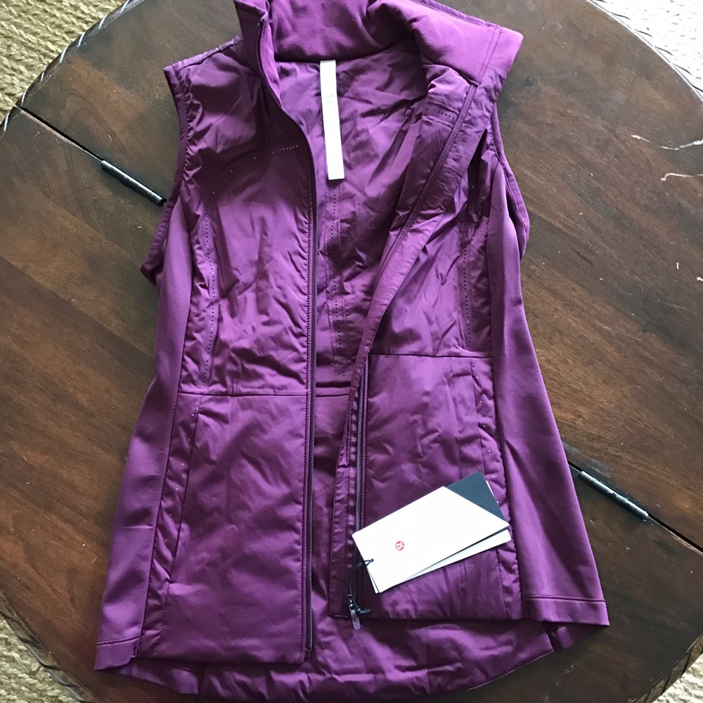 Lululemon run for cold vest NWT
