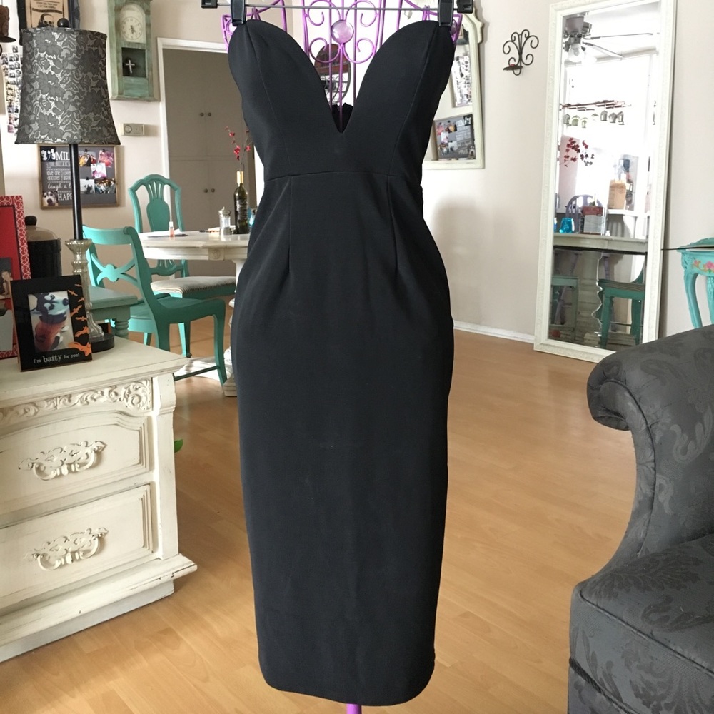 LAST CALL 9/11/22 - Black Plunging Neck Vampy Pencil Strapless Dress