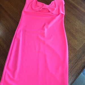 Barbie pink fitted dress