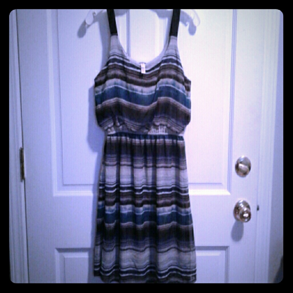 Xhiliraton dress size medium