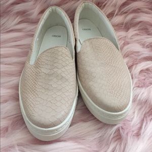 ASOS blush faux snake skin sneaker. Size 42