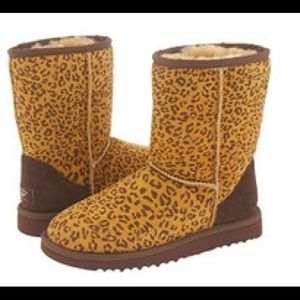 UGG short leopard boots
