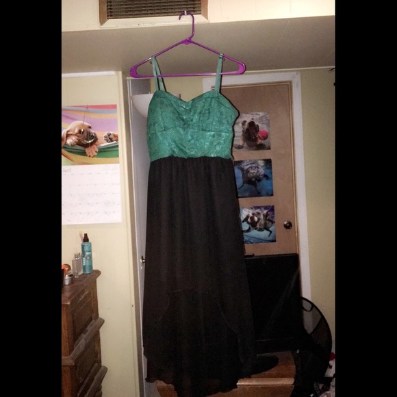 A Lilly rose dress - Picture 1 of 3