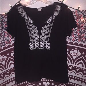 Short sleeve embroidered top
