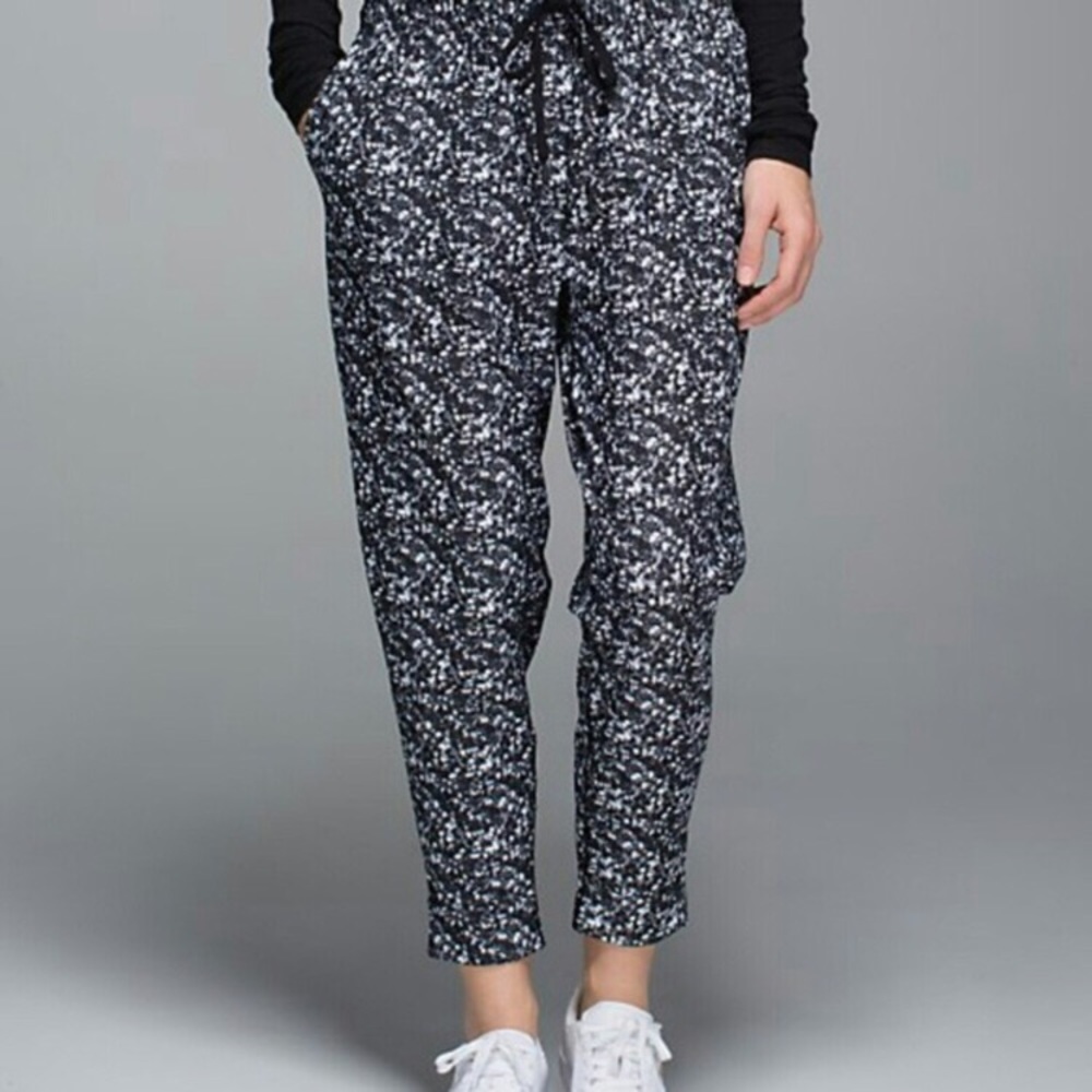 Lululemon Jet Crop Pants