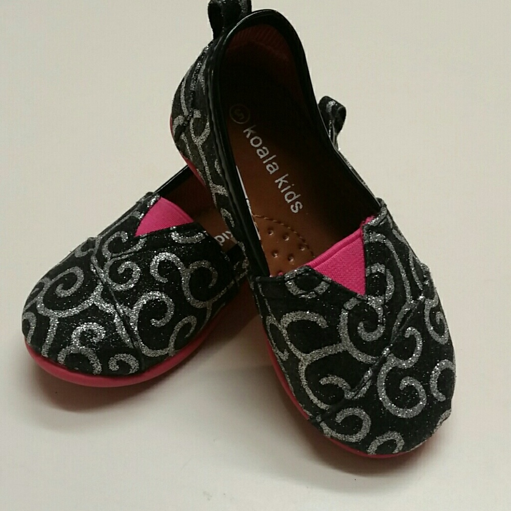 Fun toddler shoes! Size 5