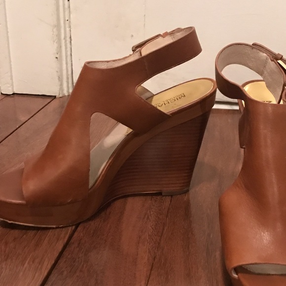 Michael Kors wedges - Picture 2 of 3