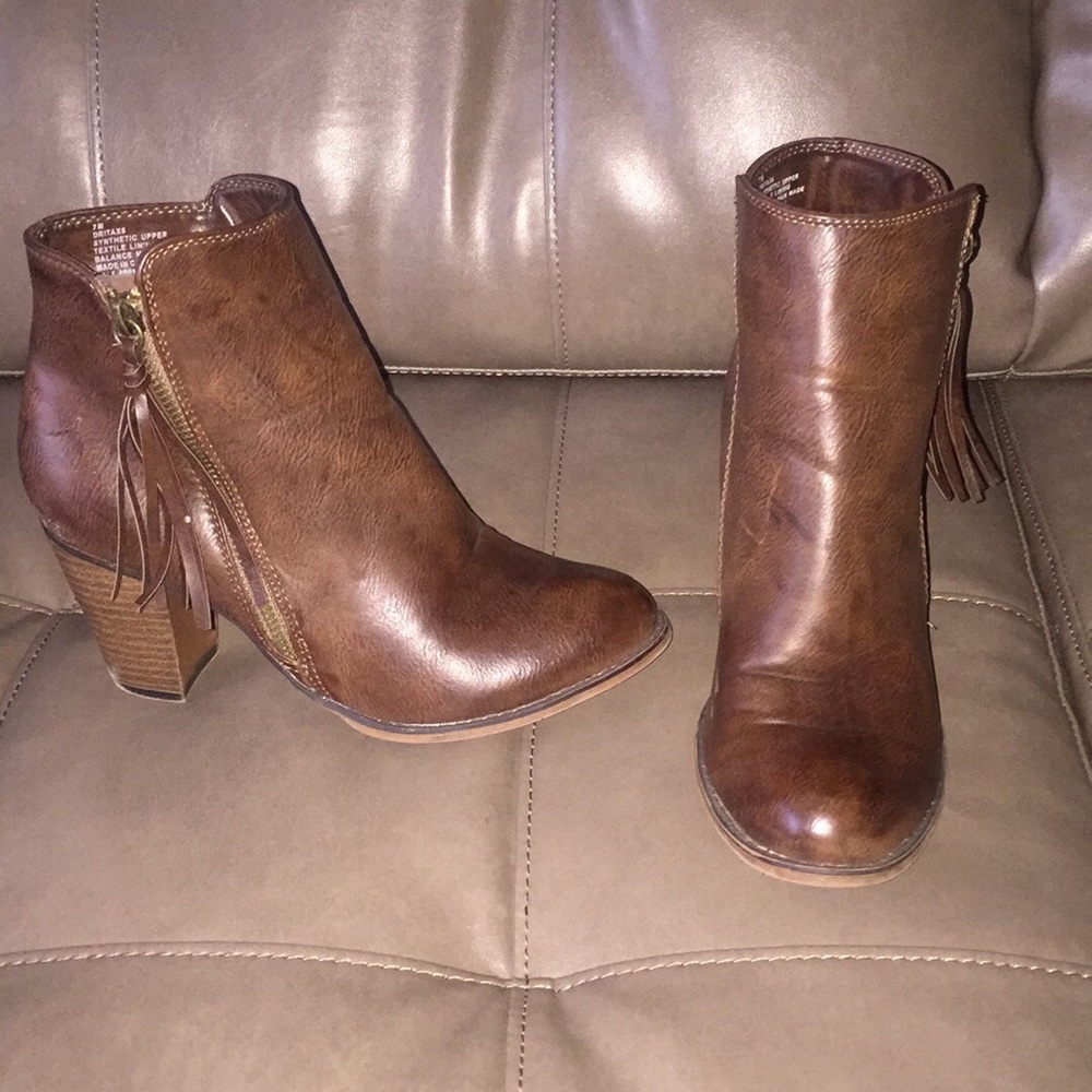 Shirts, jacket, dress and shoes!! - Picture 4 of 5
