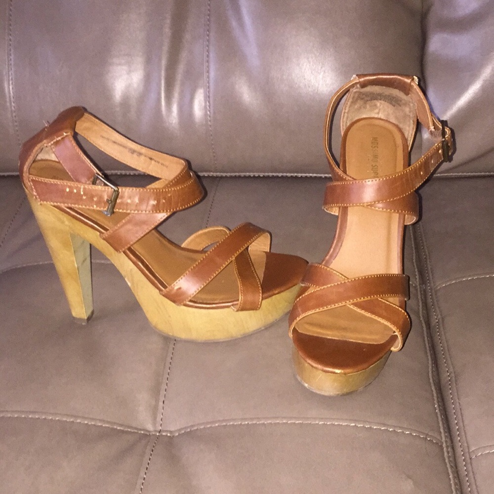 Shirts, jacket, dress and shoes!! - Picture 5 of 5