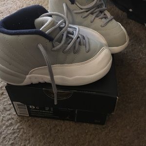 Retro 12 : toddler size8c mint condition