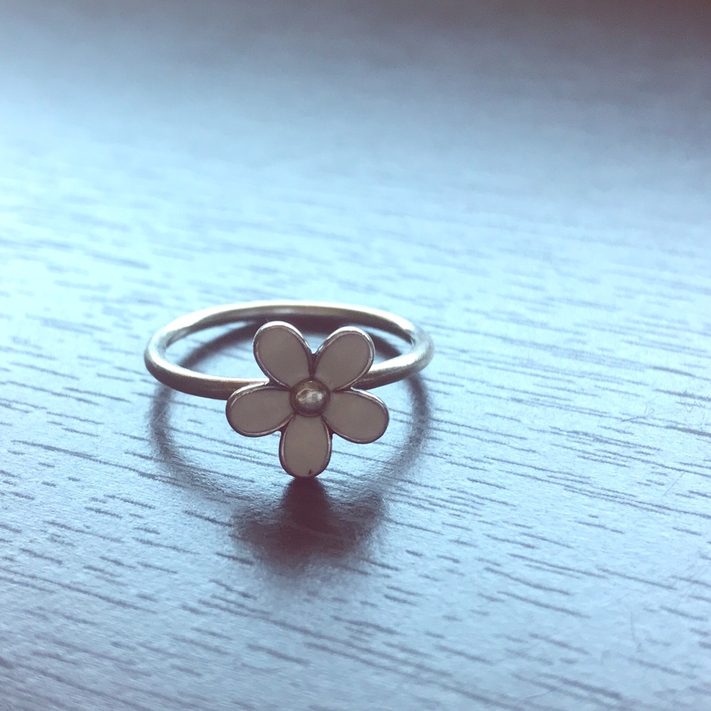 Darling Daisy Pandora ring