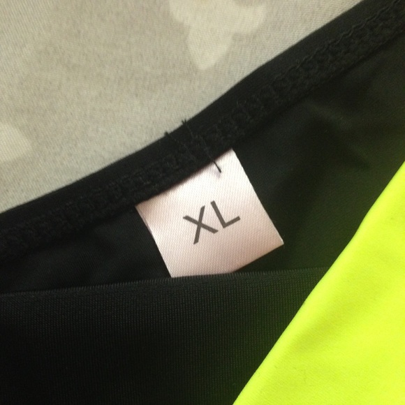 Bikini - Picture 2 of 7