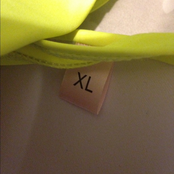 Bikini - Picture 4 of 7