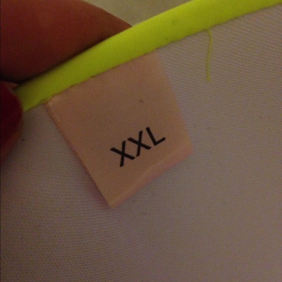 Bikini - Picture 5 of 7