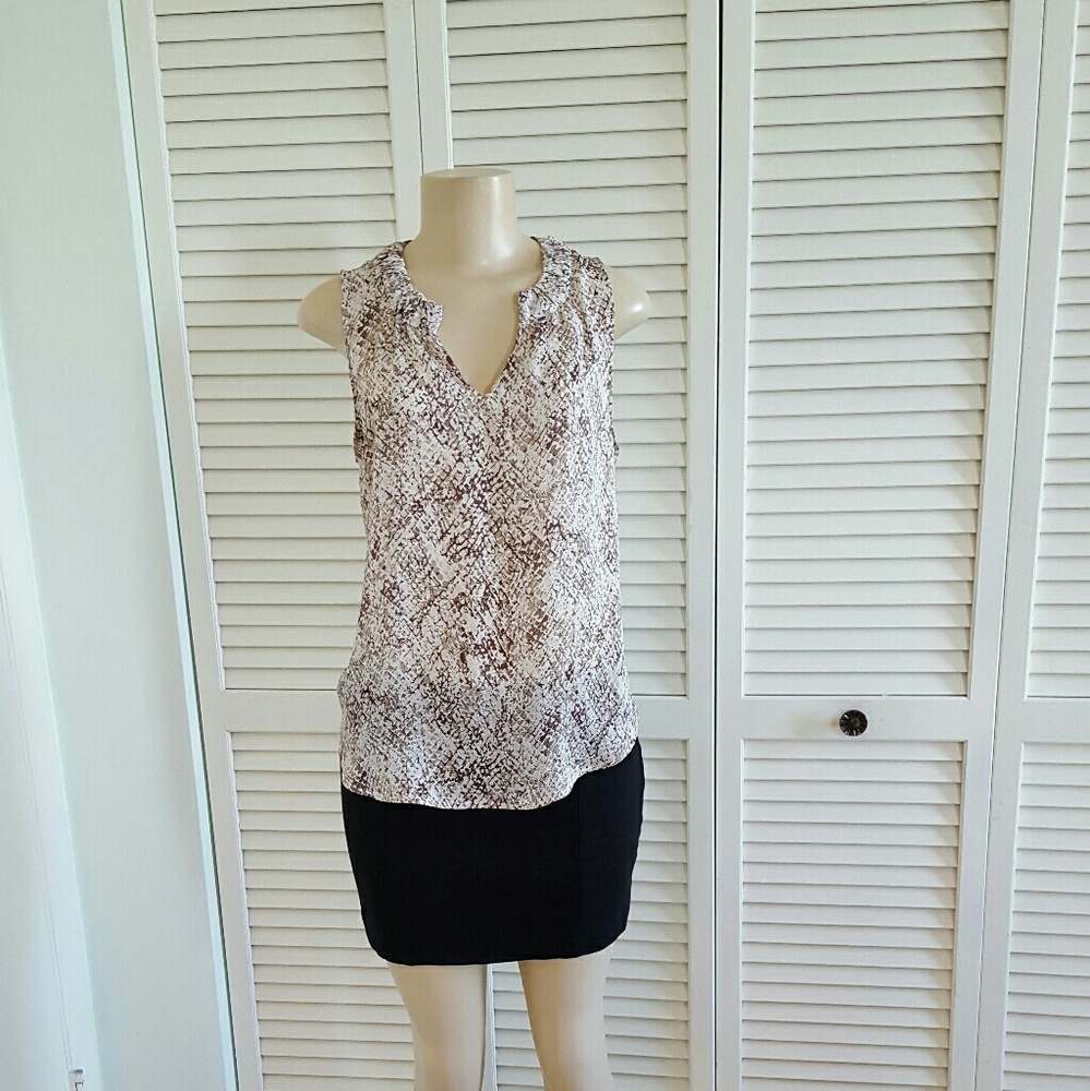 Sleeveless blouse
