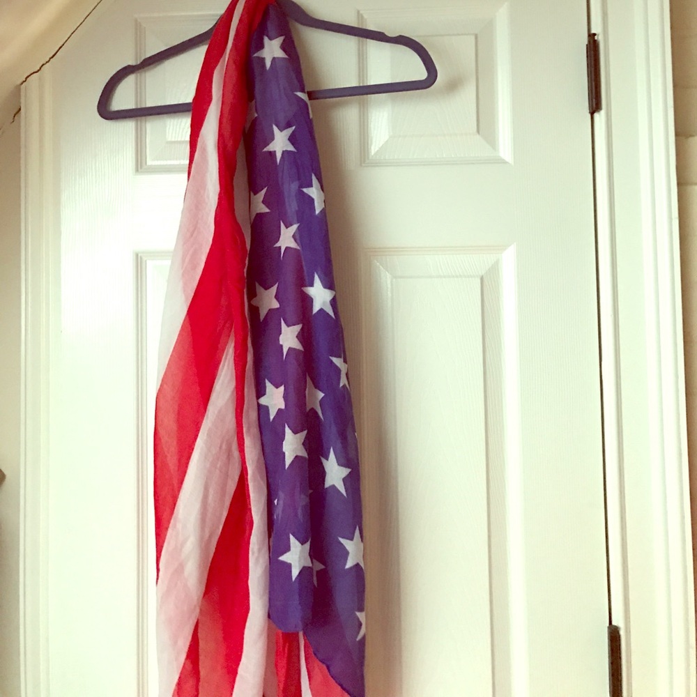 American flag scarf NWT, never worn