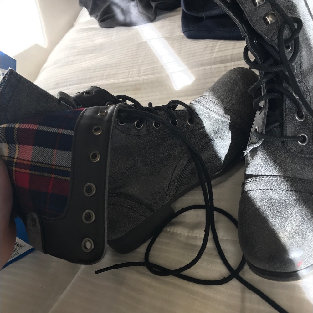 Fall / winter combat like boots