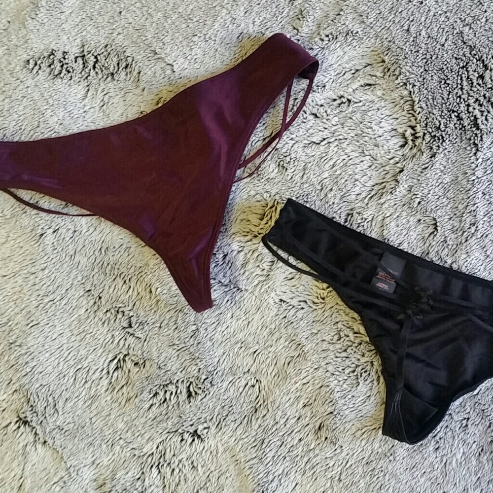 ??2 sexy VS 3 string & bow thongs BUNDLE DEAL ??