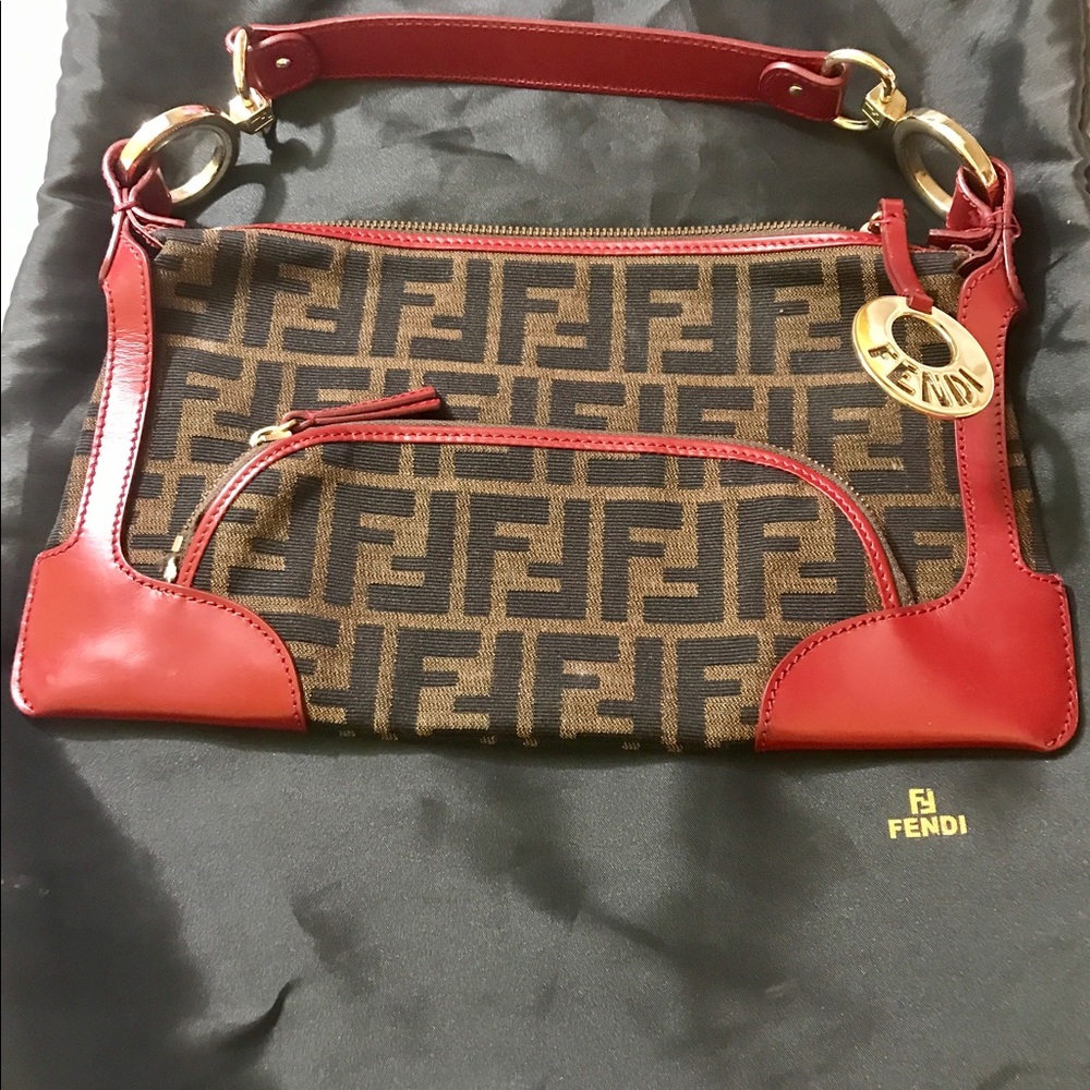Real Fendi  bag  have his own protector bag