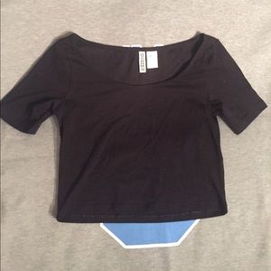 H&M Form-Fitting Short Sleeve Crop Top