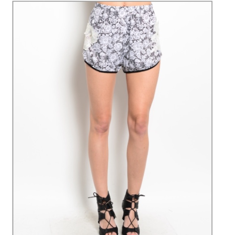 Black & White Lace Shorts - Picture 3 of 5