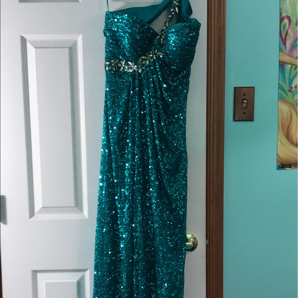NEVER WORN PROM DRESS MERMAID SIZE 8