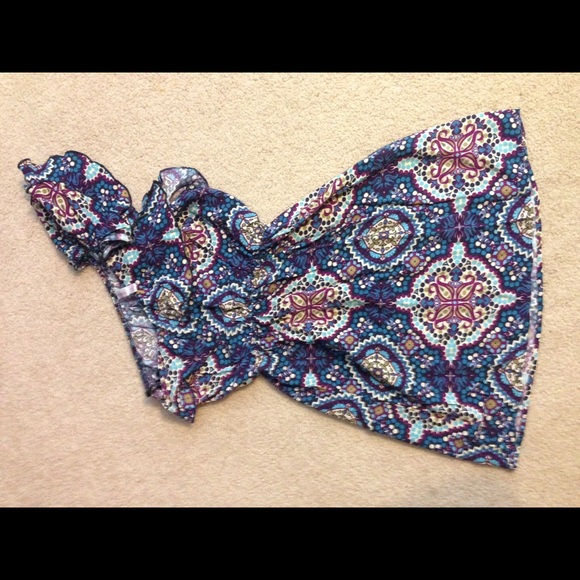 One shouldered dress - Picture 3 of 3